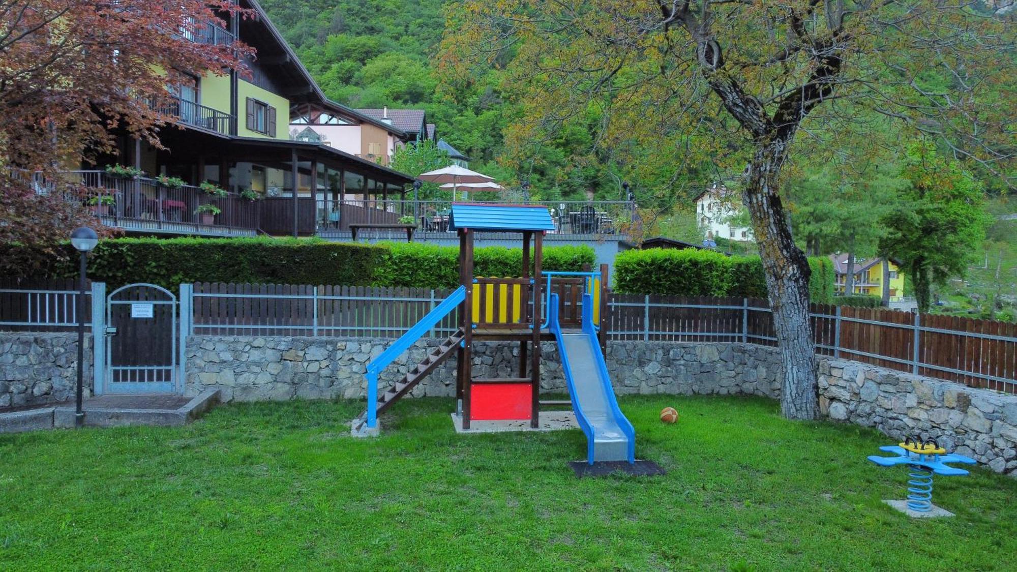 Апарт отель Residenza Arcobaleno Тенно Экстерьер фото